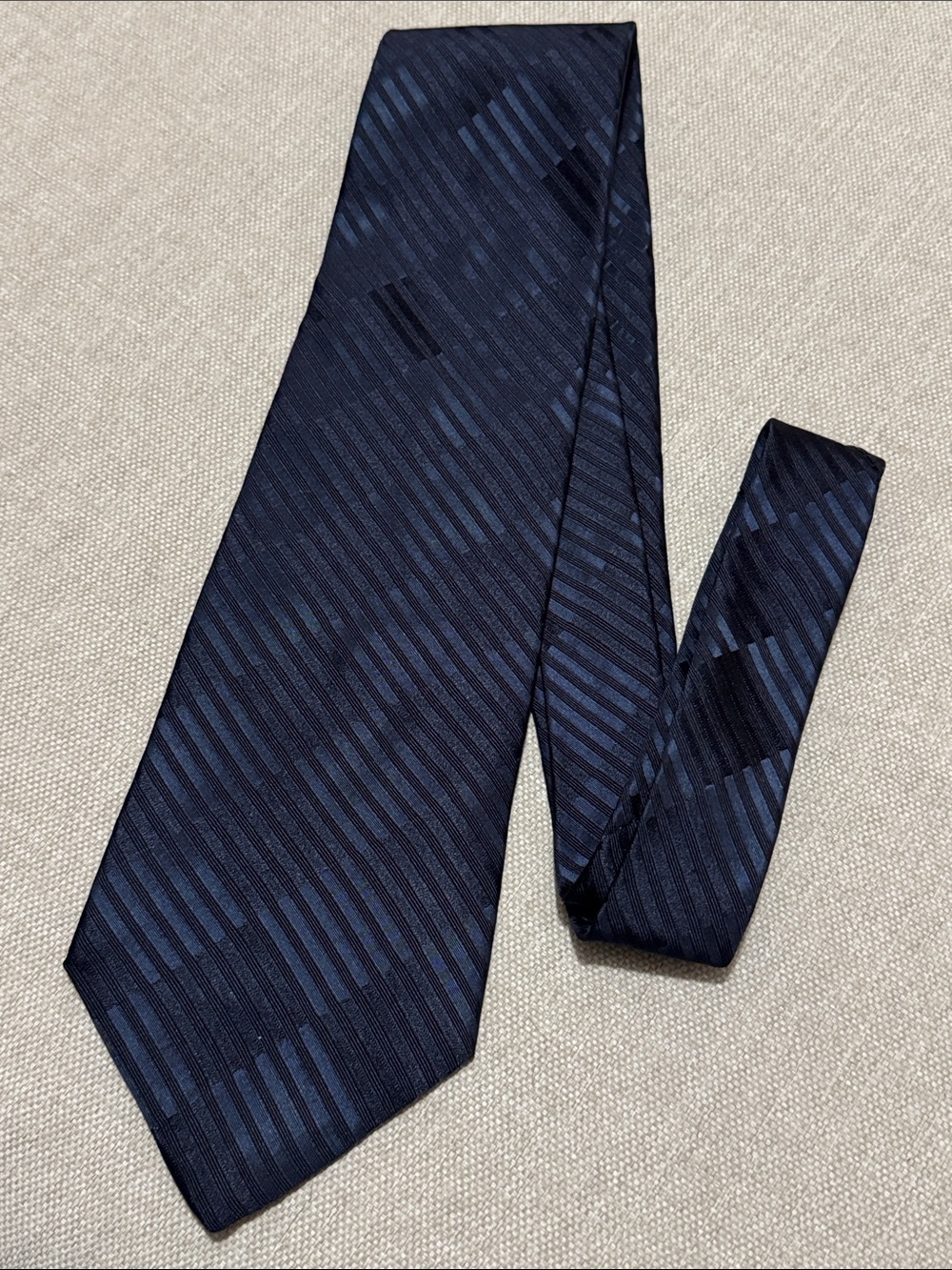Silk Bugatti Tie-Navy-EUC-Subtle Diamond Print
